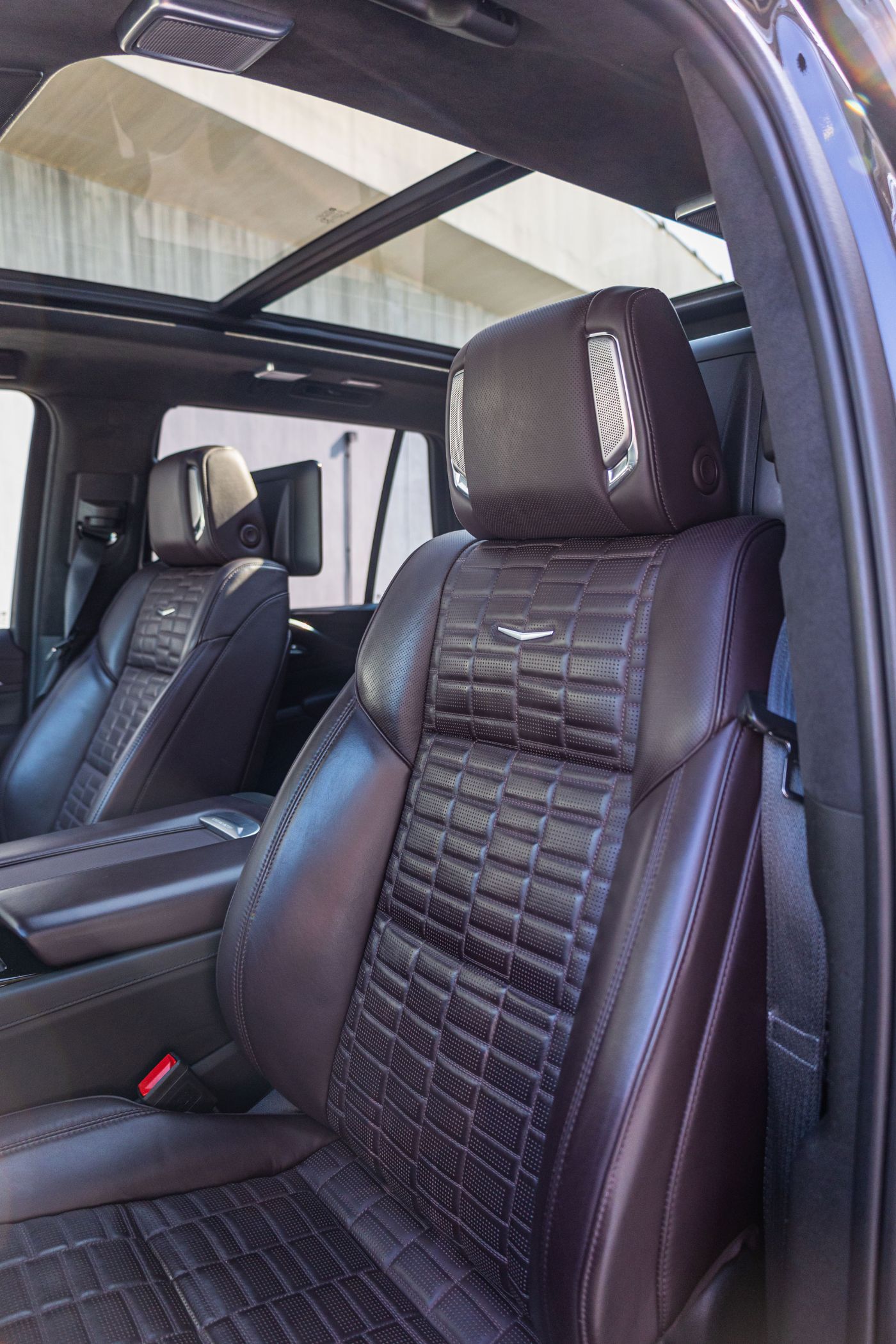 Cadillac Escalade Sport Platinum gallery image 3