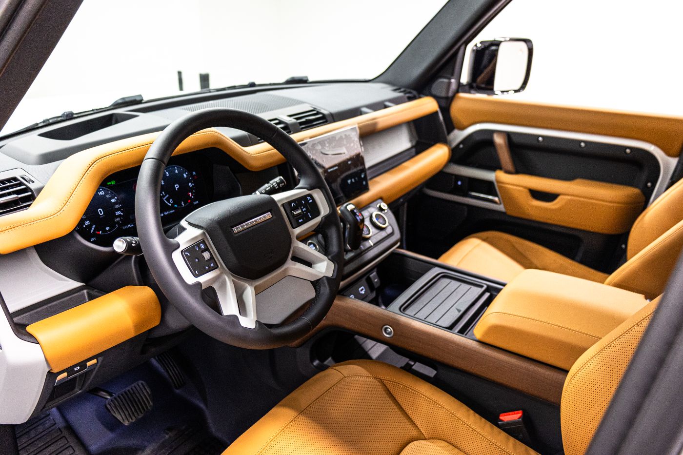 Land Rover Defender 110 HSE V6 P400 gallery image 6