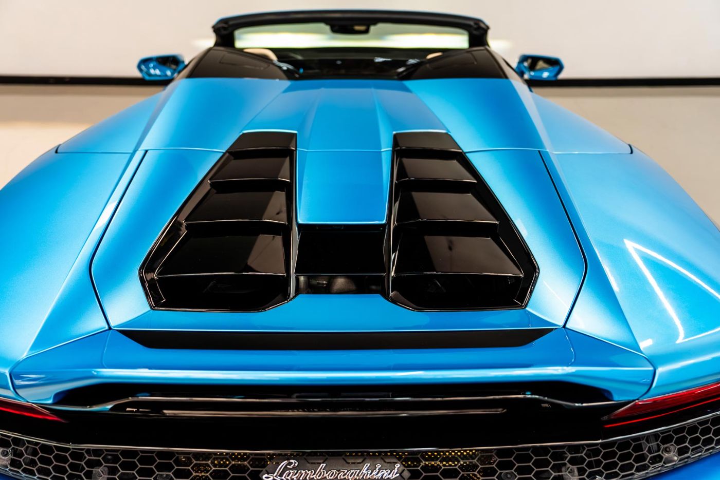 Lamborghini Huracan EVO Spyder gallery image 4