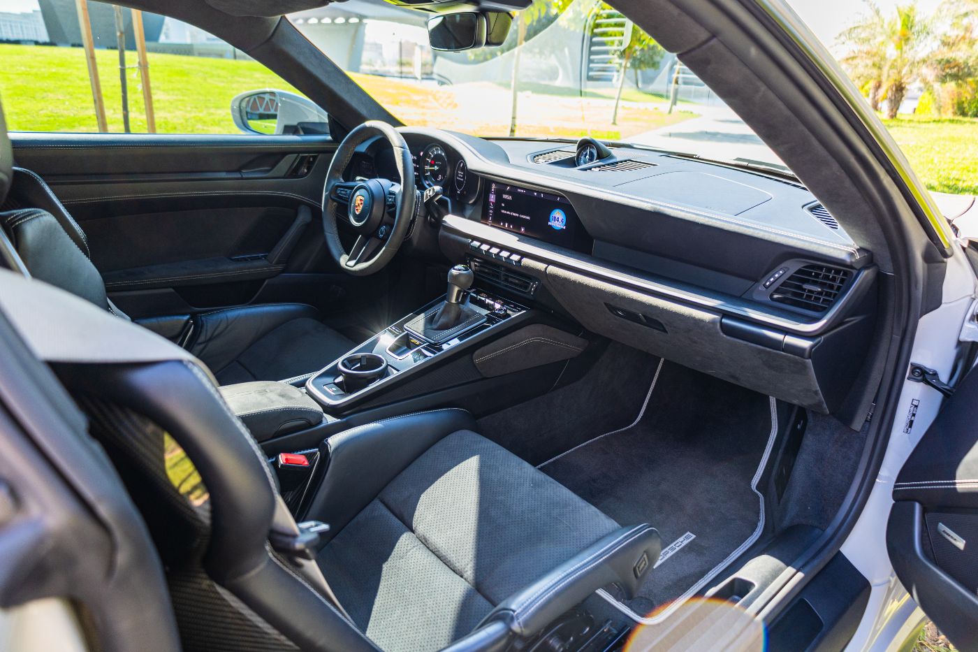 Porsche 911 992 GT3 gallery image 3