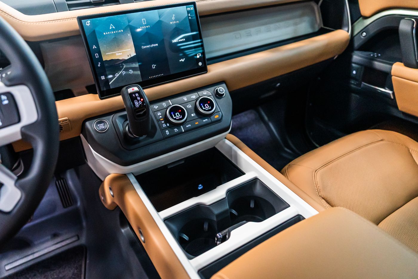 Land Rover Defender 110 HSE V6 P400 gallery image 6