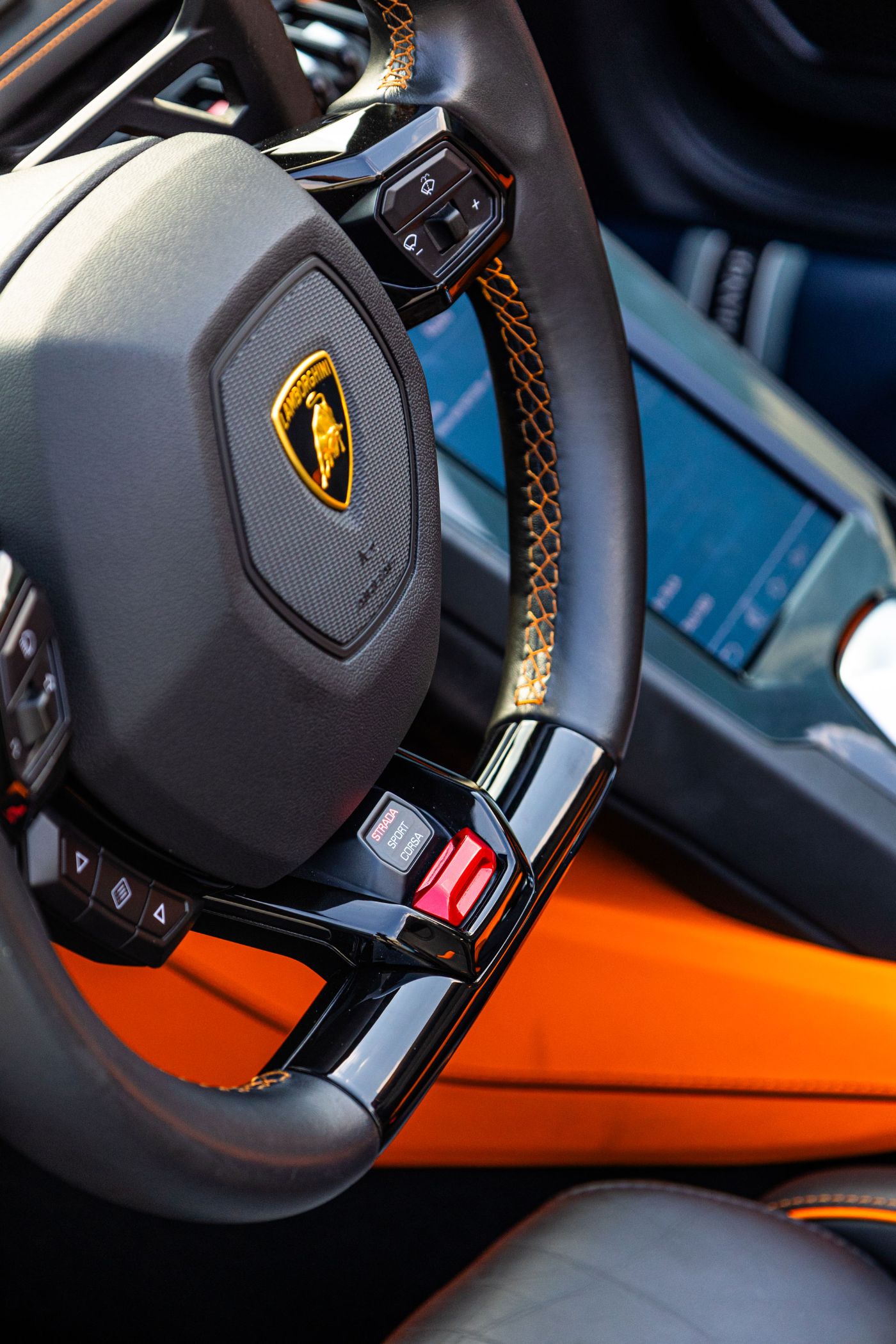 Lamborghini Huracan EVO Spyder gallery image 1