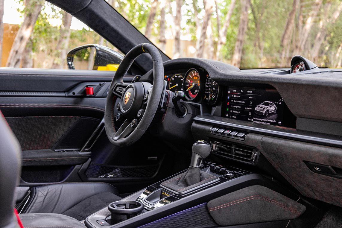 Porsche 911 992 GT3 RS gallery image 3