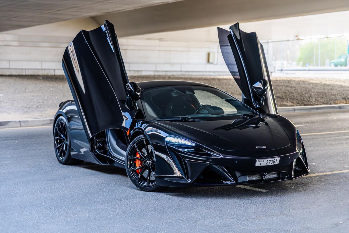 McLaren Artura gallery image 1
