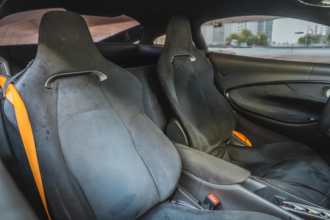 McLaren Artura gallery image 3