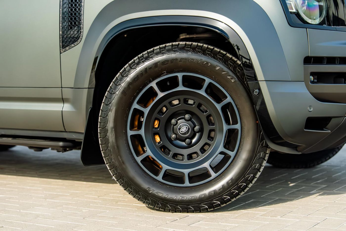 Land Rover Defender Octa V8 gallery image 4