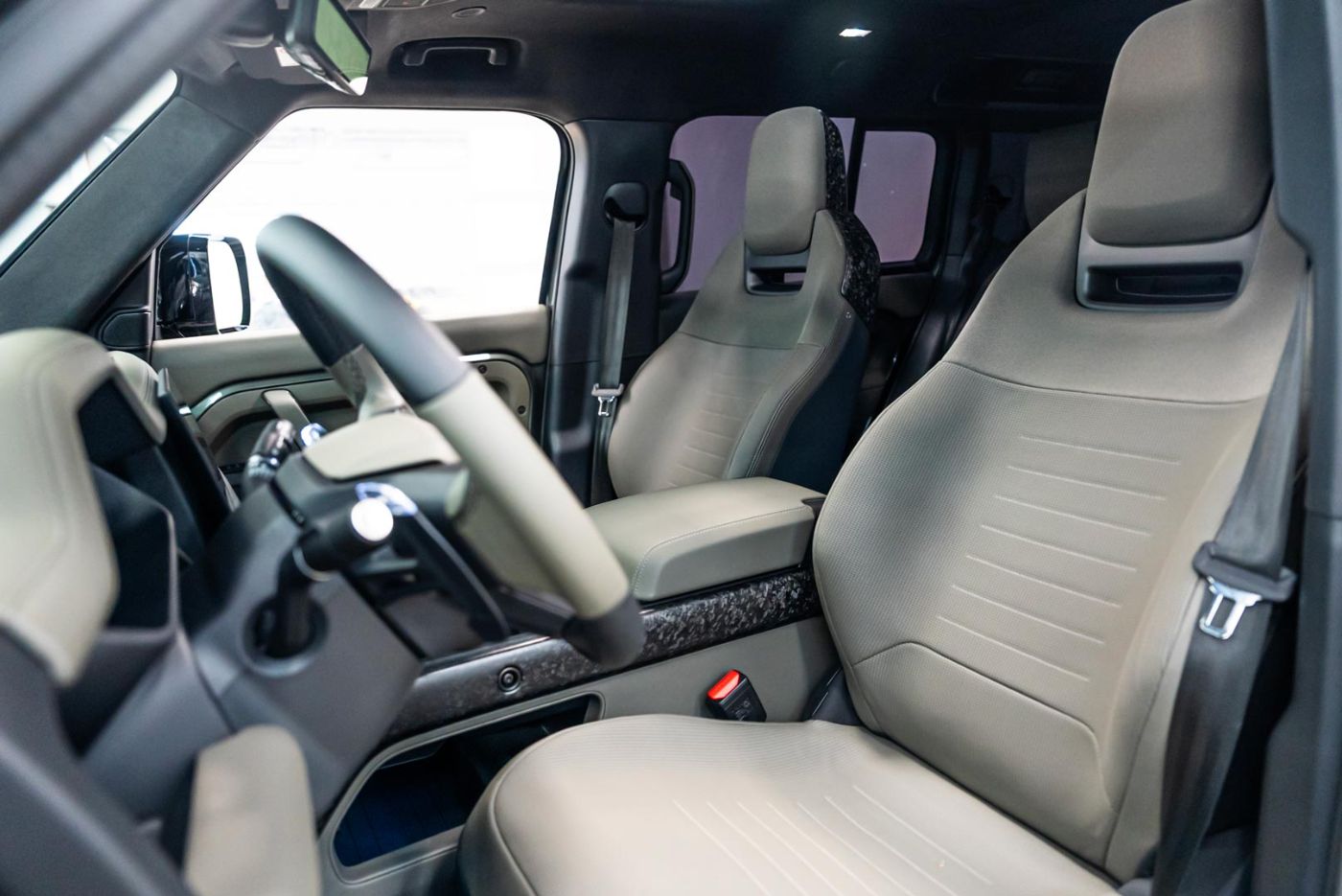 Land Rover Defender Octa V8 gallery image 6