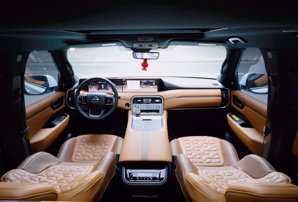 Nissan Patrol LE Platinum gallery image 1
