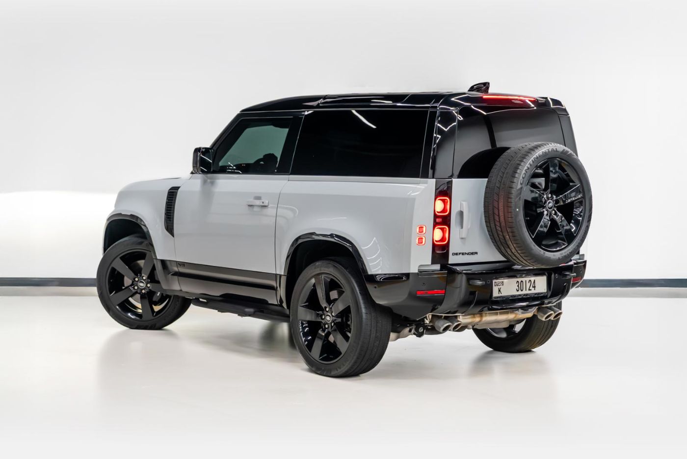 Land Rover Defender 90 V8 gallery image 11