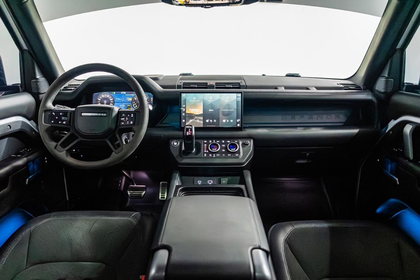 Land Rover Defender 90 V8 gallery image 8