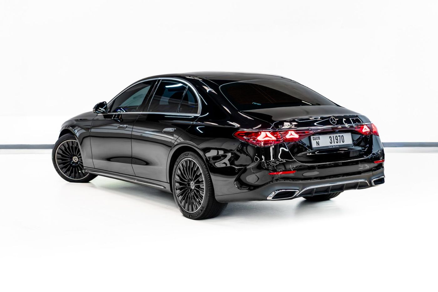 Mercedes Benz E300 gallery image 5