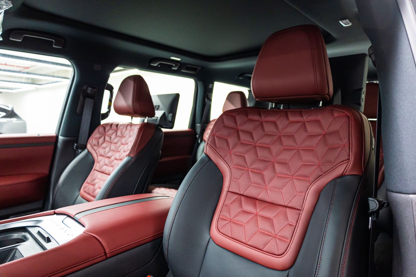Nissan Patrol LE Platinum gallery image 2