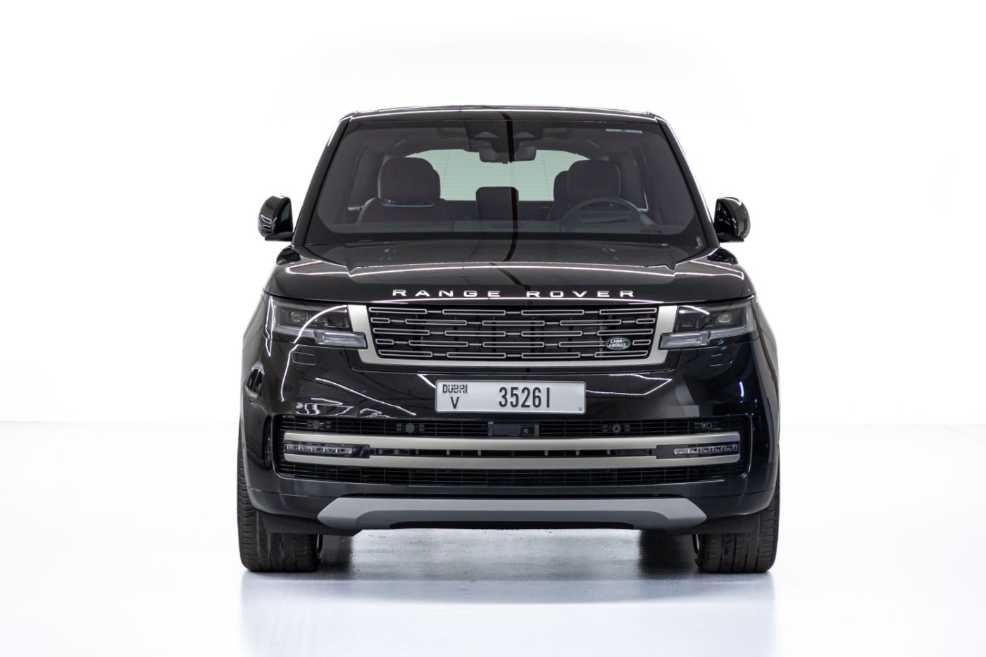 Land Rover Range Rover Vogue HSE V8 P530 gallery image 2