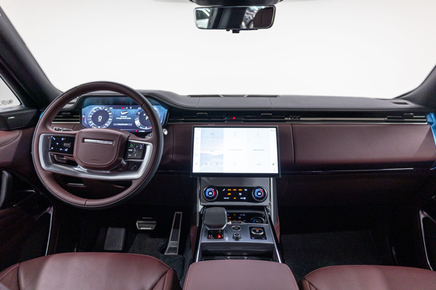 Land Rover Range Rover Vogue HSE V8 P530 gallery image 5