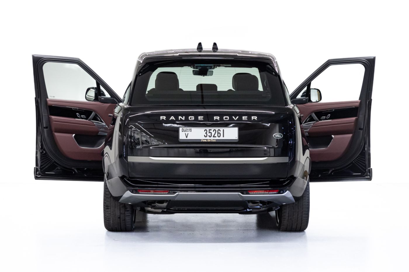 Land Rover Range Rover Vogue HSE V8 P530 gallery image 9