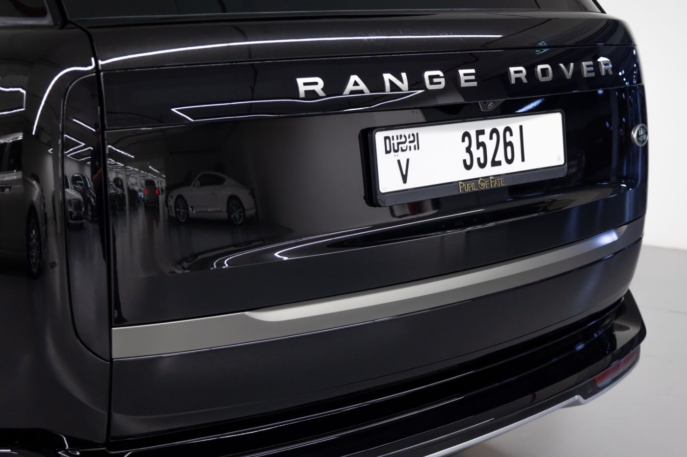 Land Rover Range Rover Vogue HSE V8 P530 gallery image 10