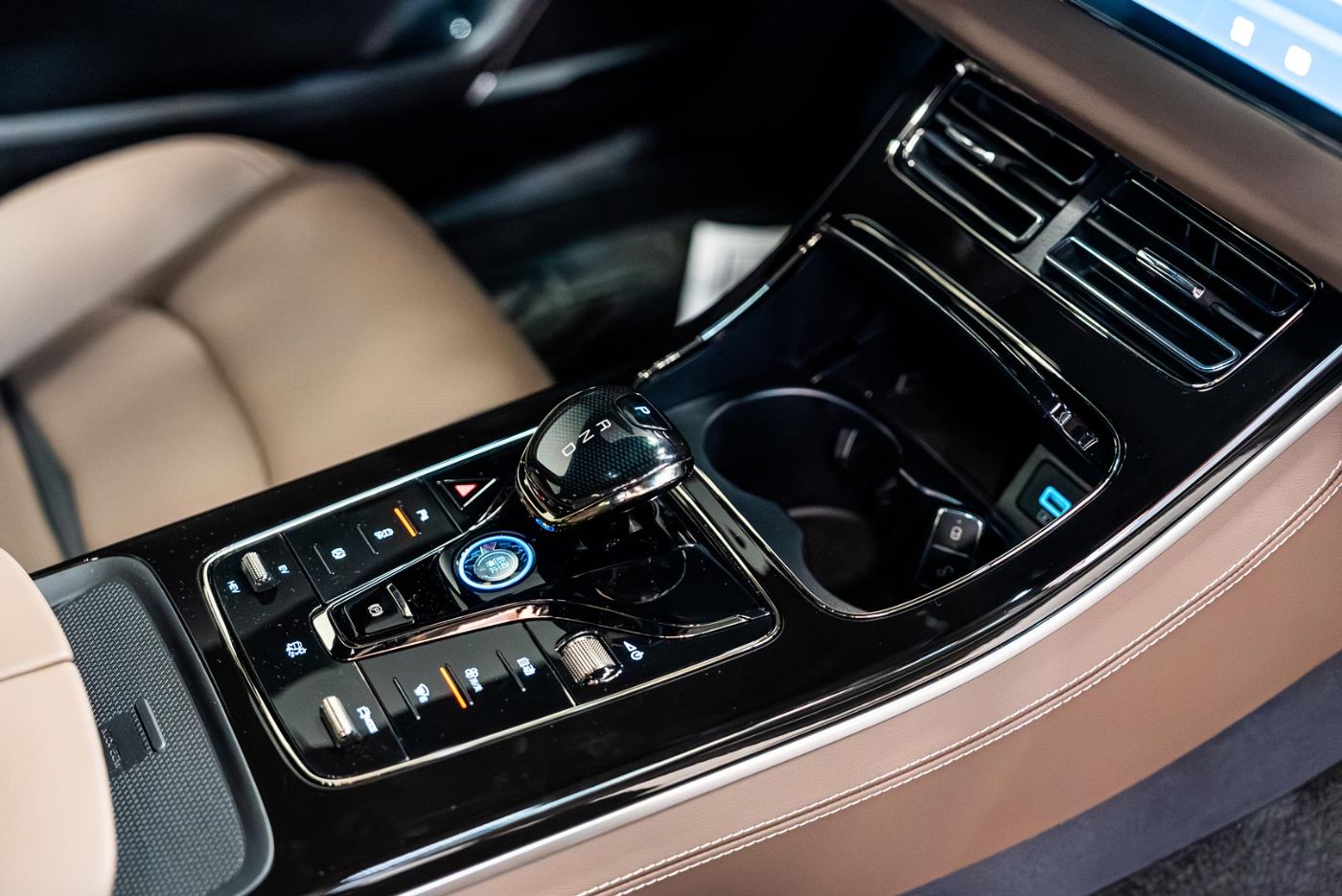 BYD Han DM-i gallery image 6
