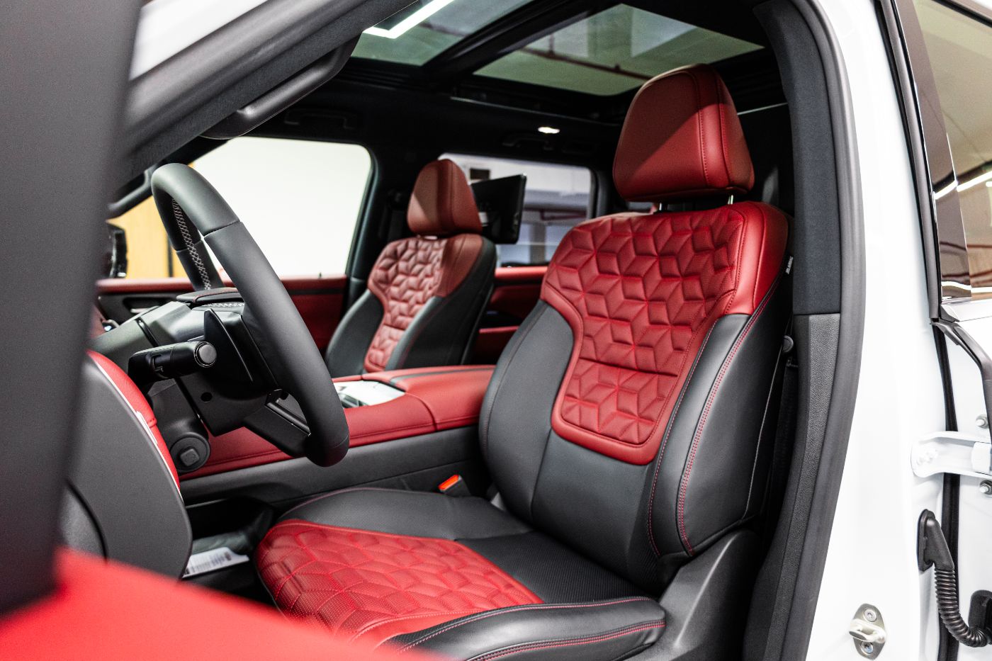 Nissan Patrol LE Platinum gallery image 2