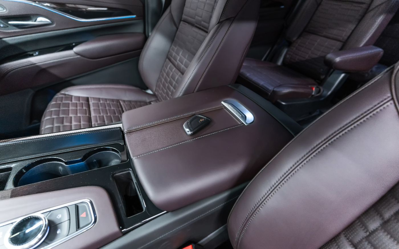 Cadillac Escalade Sport Platinum gallery image 2
