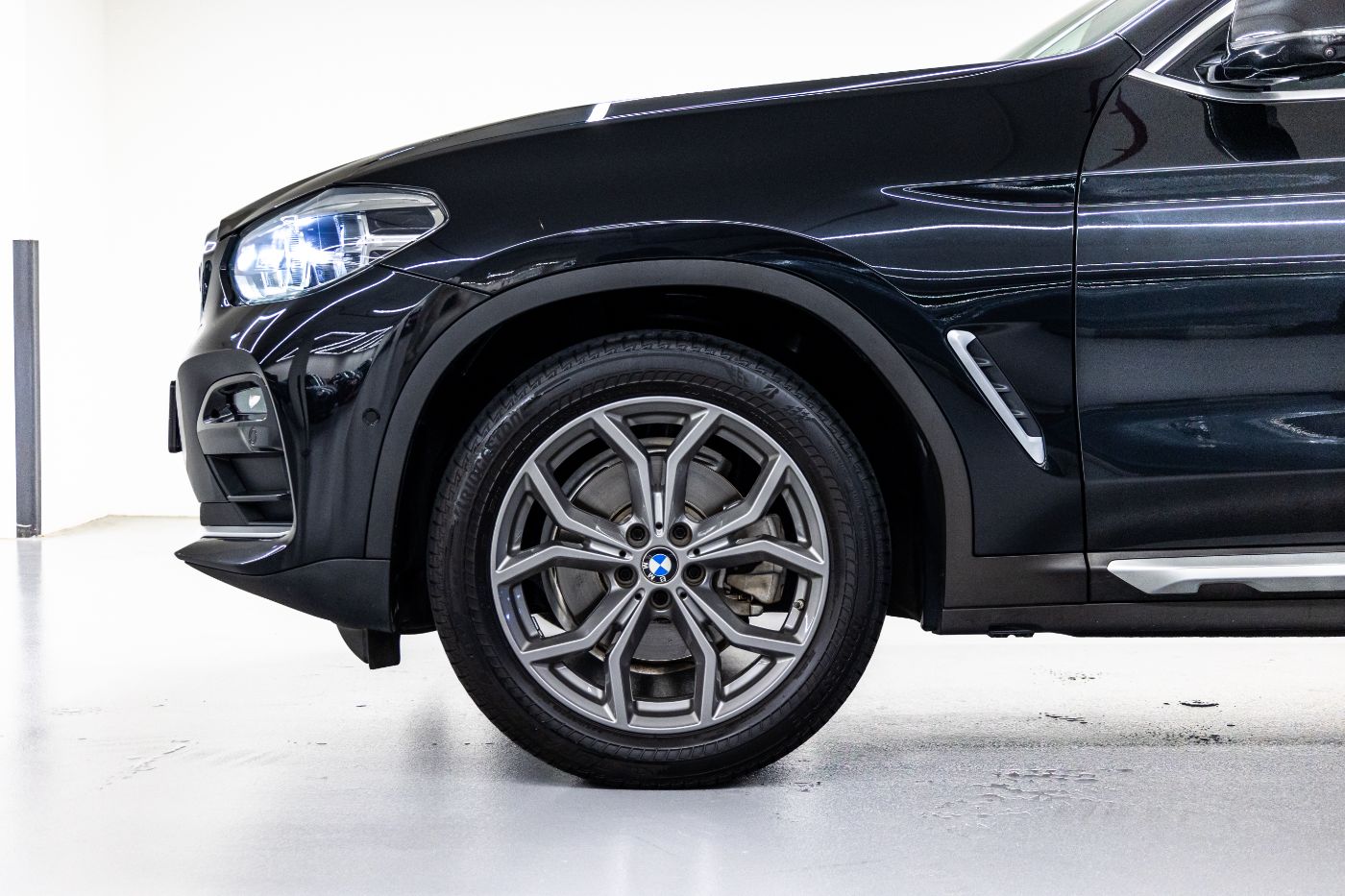 BMW X4 gallery image 3