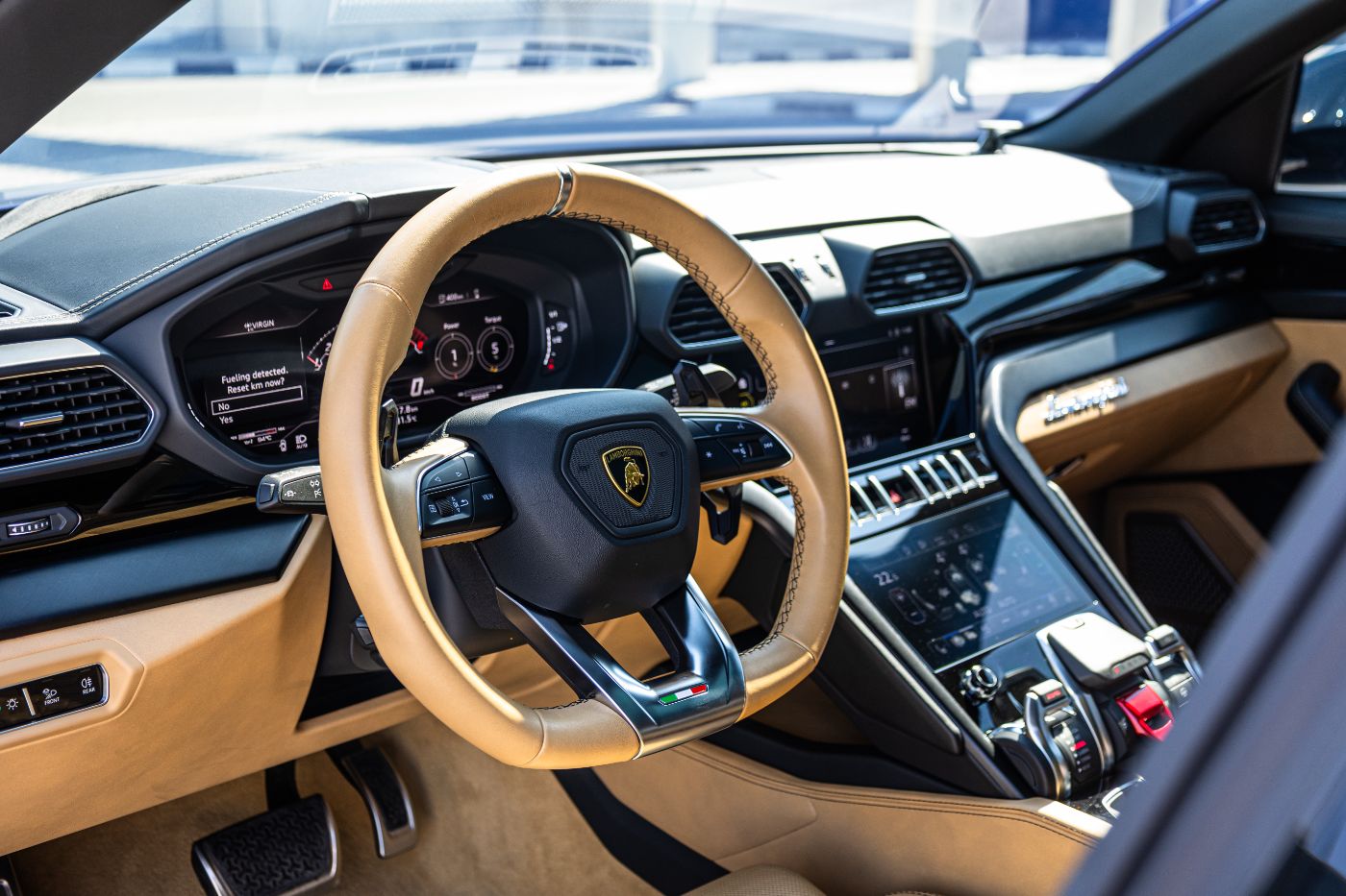 Lamborghini Urus gallery image 3