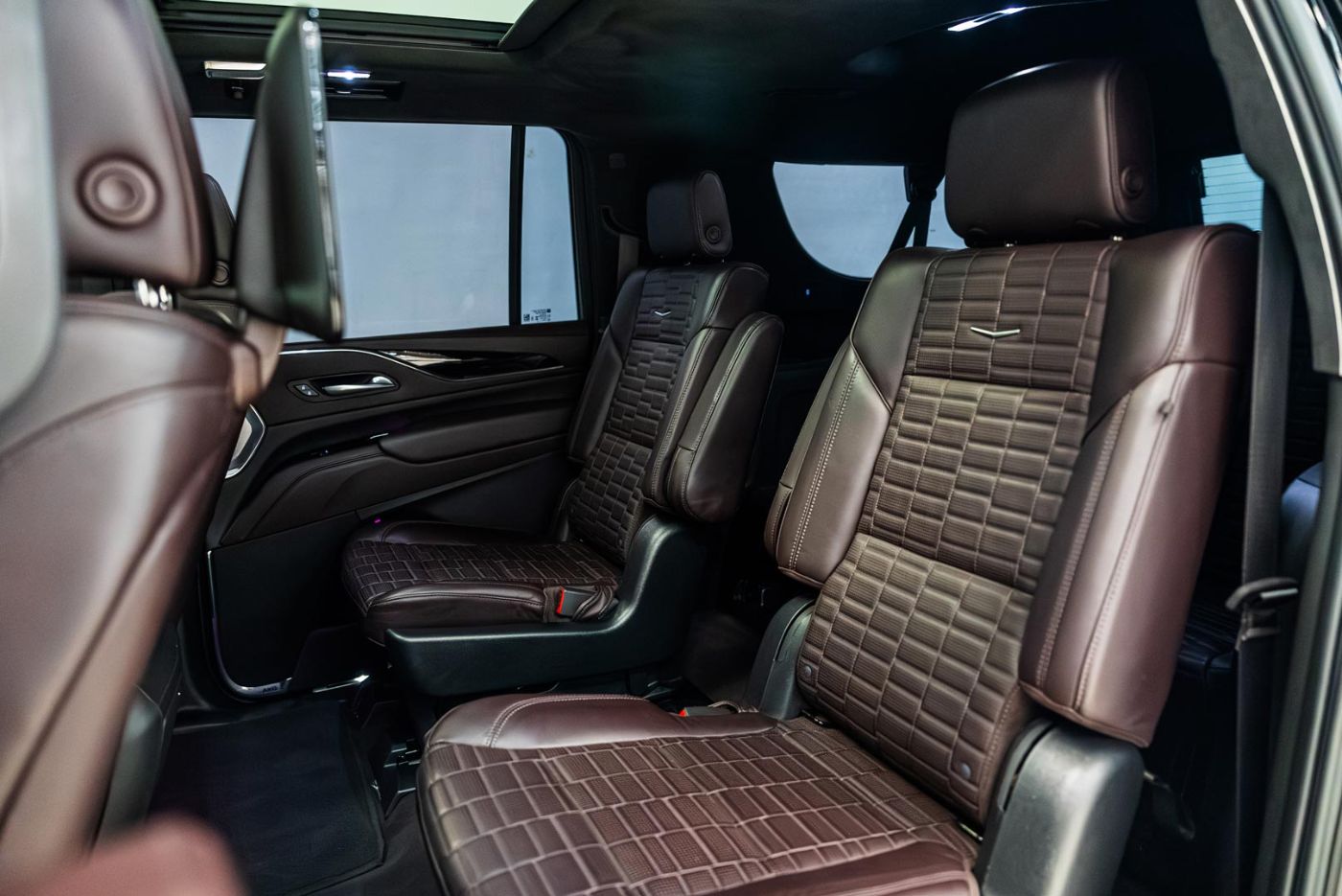 Cadillac Escalade Sport Platinum gallery image 2