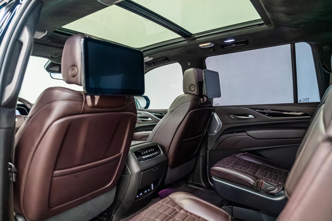 Cadillac Escalade Sport Platinum gallery image 3