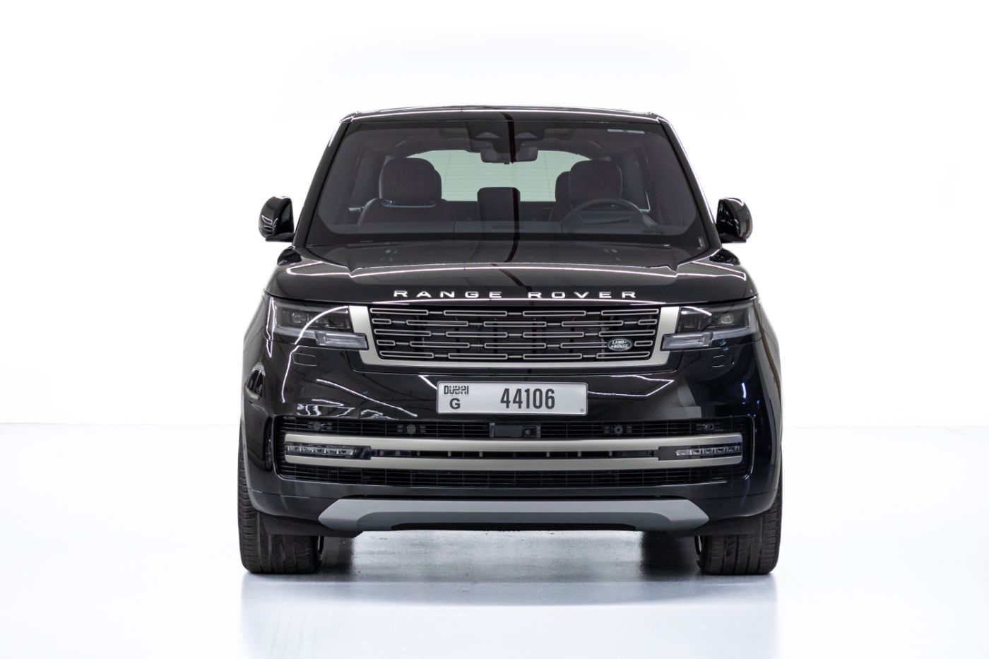 Land Rover Range Rover Vogue HSE V8 P530 gallery image 2