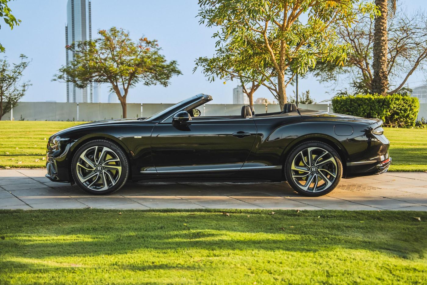 Bentley Continental GTC gallery image 1
