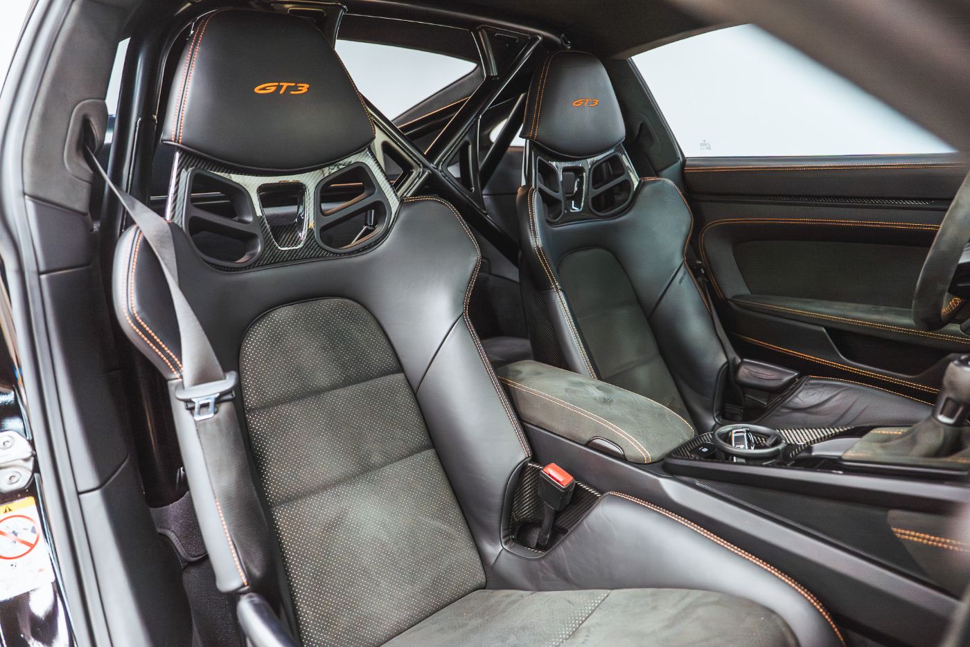 Porsche 911 992 GT3 gallery image 8
