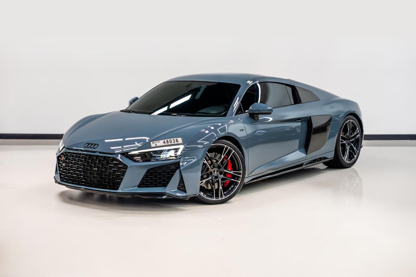 Audi R8 V10 luxury car rental in Dubai