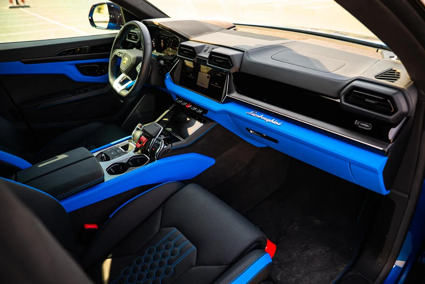 Lamborghini Urus SE — photo 4