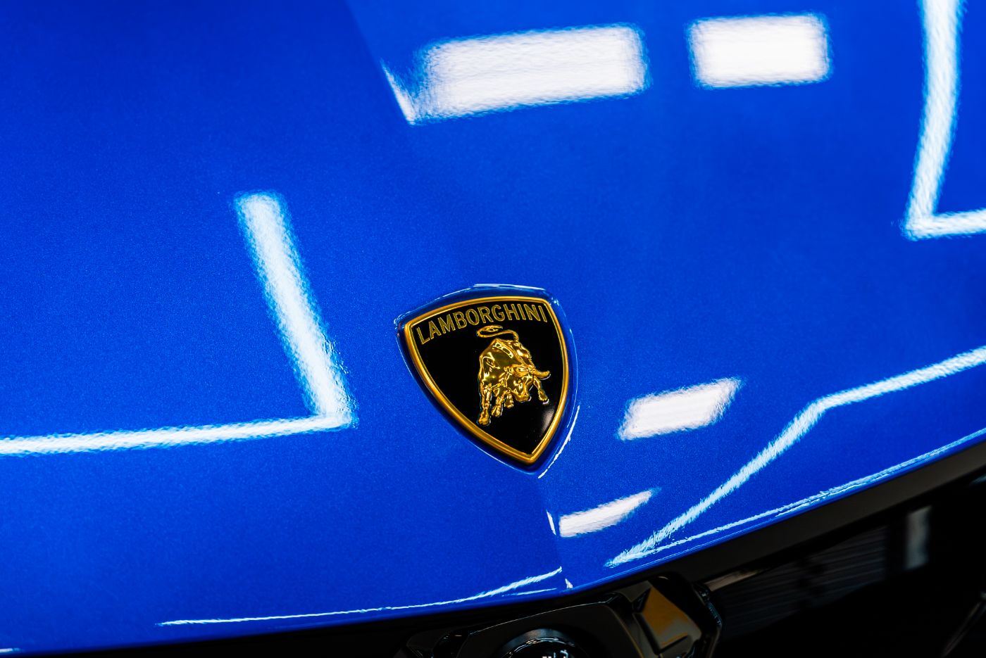 Lamborghini Urus SE gallery image 2