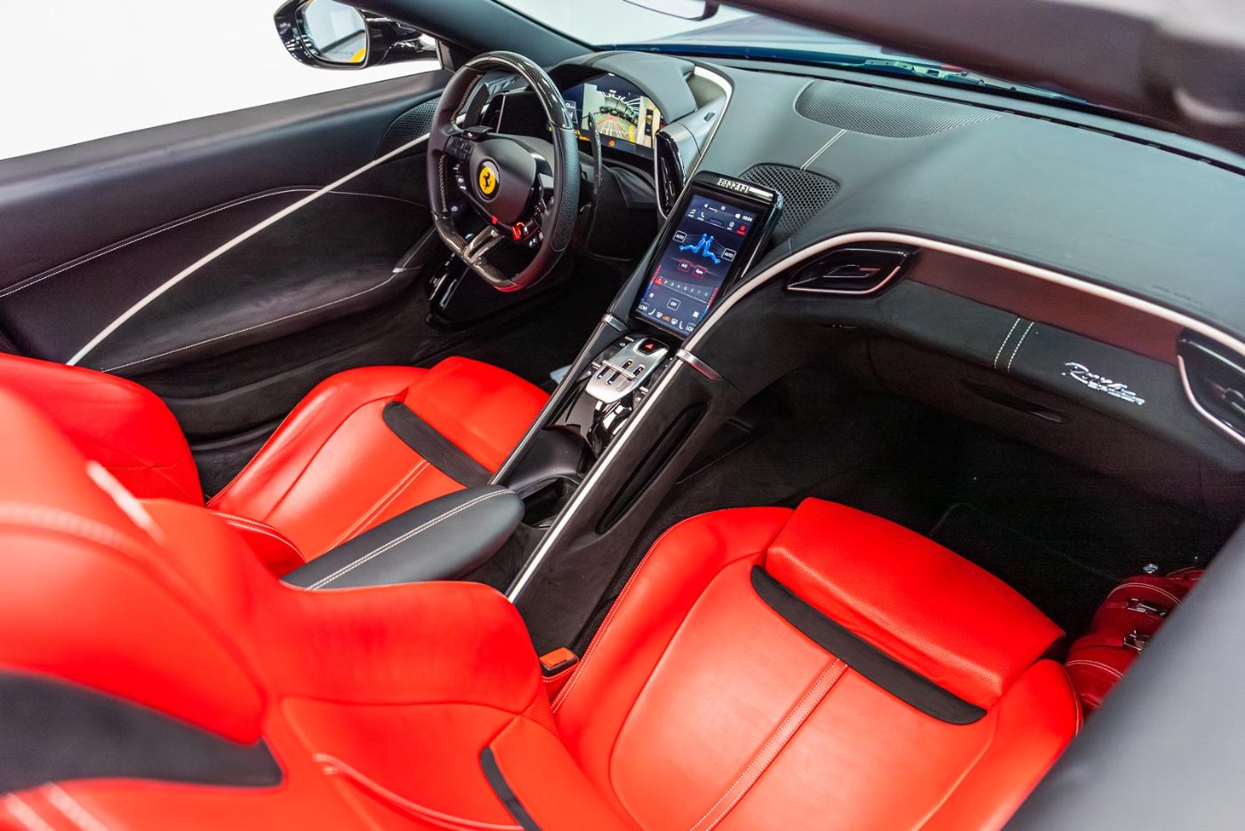 Ferrari Roma Spider gallery image 2