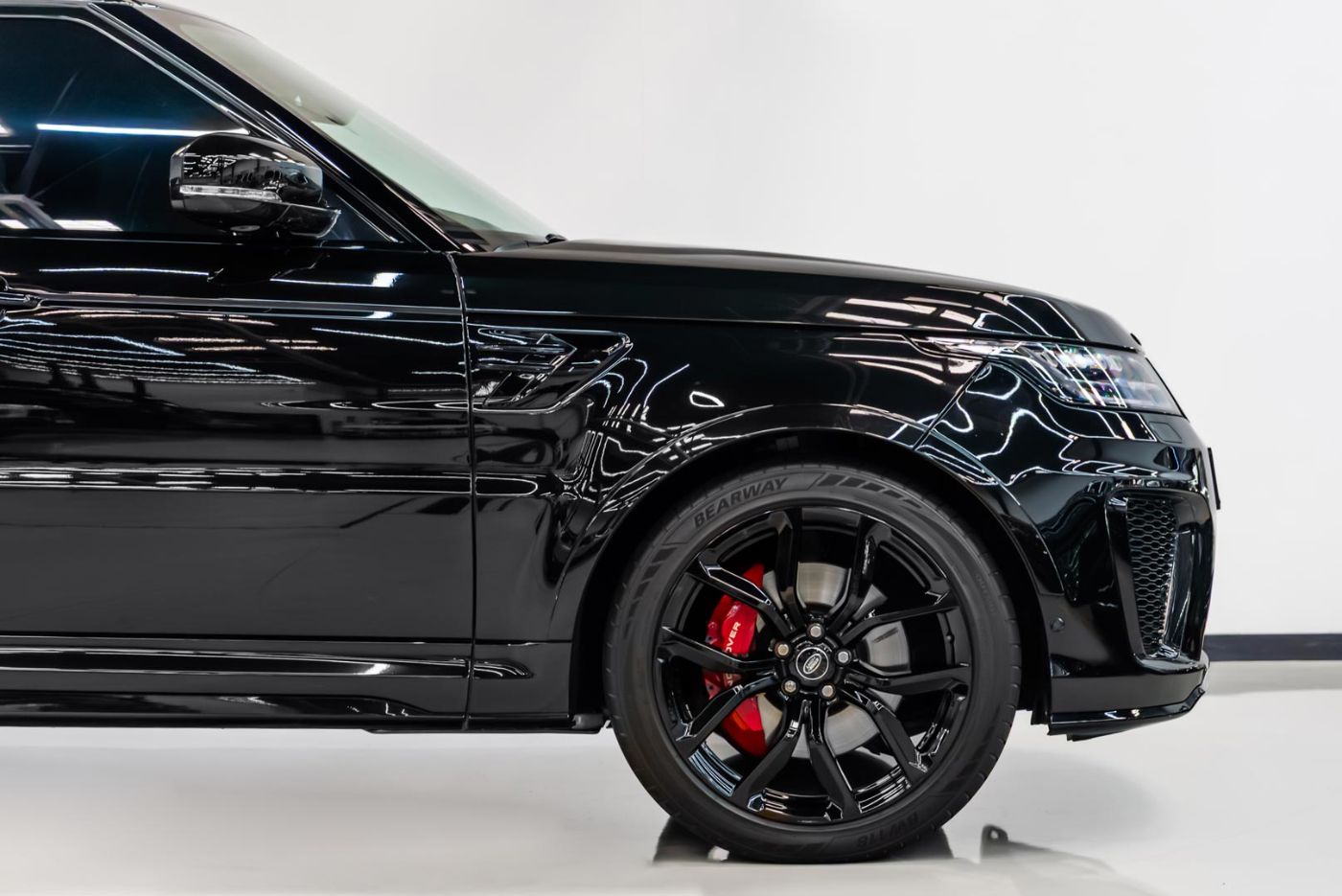 Land Rover Range Rover SVR gallery image 4