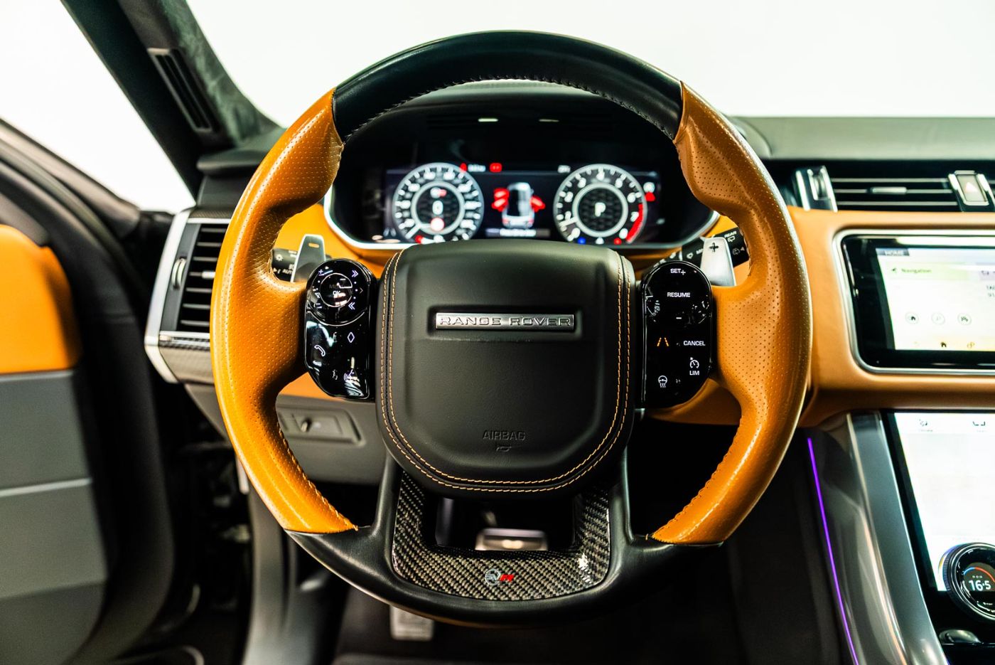 Land Rover Range Rover SVR gallery image 6