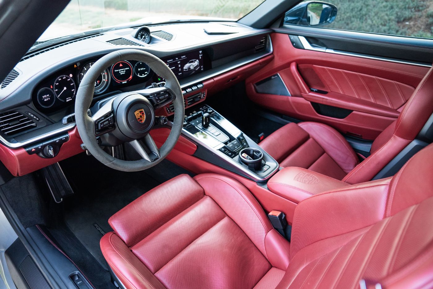 Porsche 911 992 TurboS Cabriolet gallery image 2