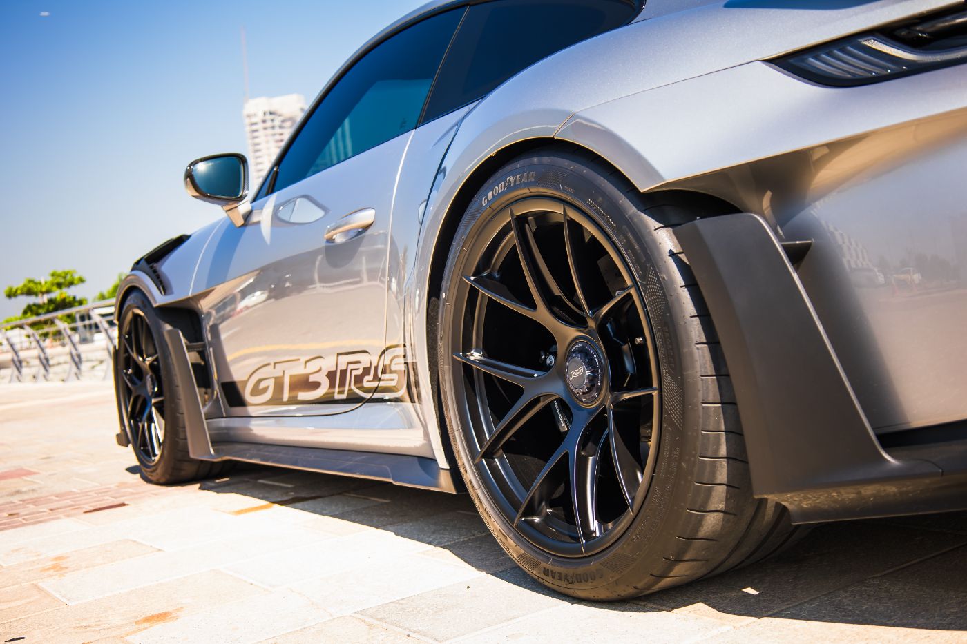 Porsche 911 992 GT3 RS gallery image 3