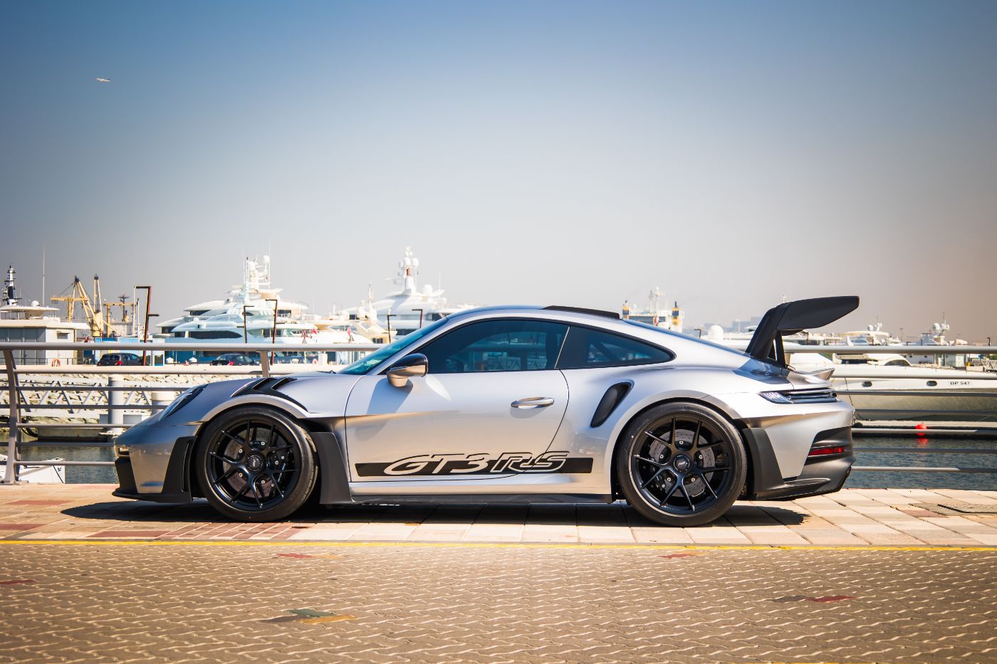 Porsche 911 992 GT3 RS gallery image 4