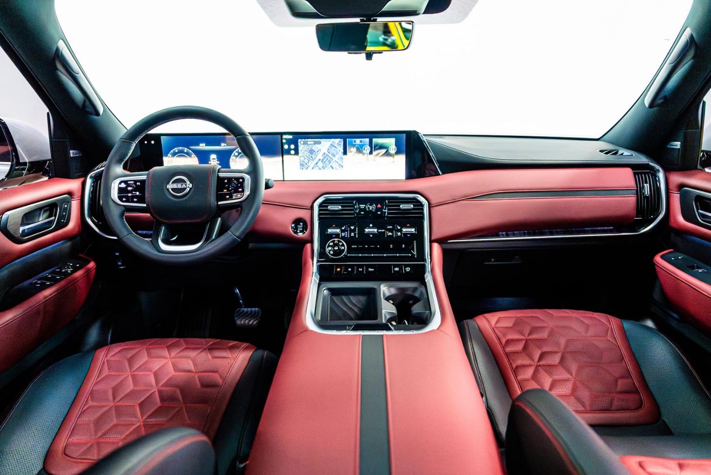 Nissan Patrol LE Platinum gallery image 3
