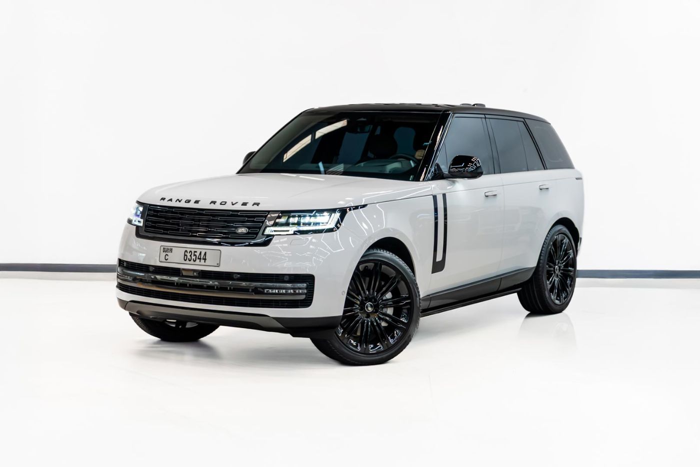 Land Rover Range Rover Vogue HSE V8 P530 luxury car rental in Dubai