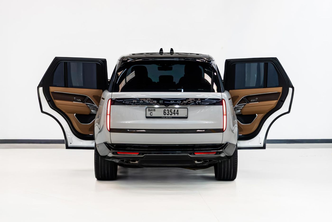 Land Rover Range Rover Vogue HSE V8 P530 gallery image 5
