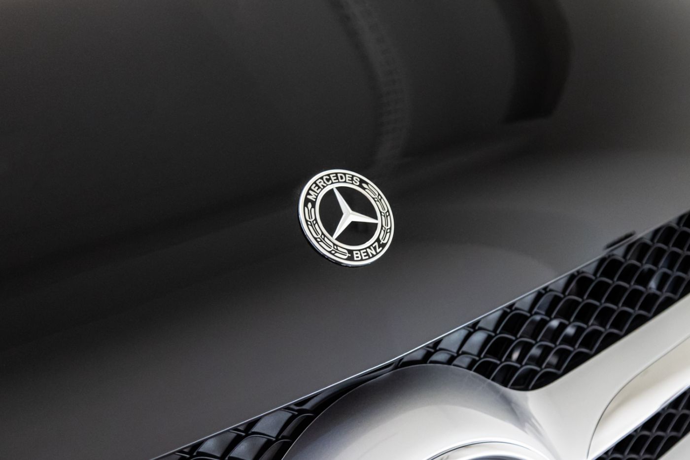 Mercedes Benz V250 gallery image 3