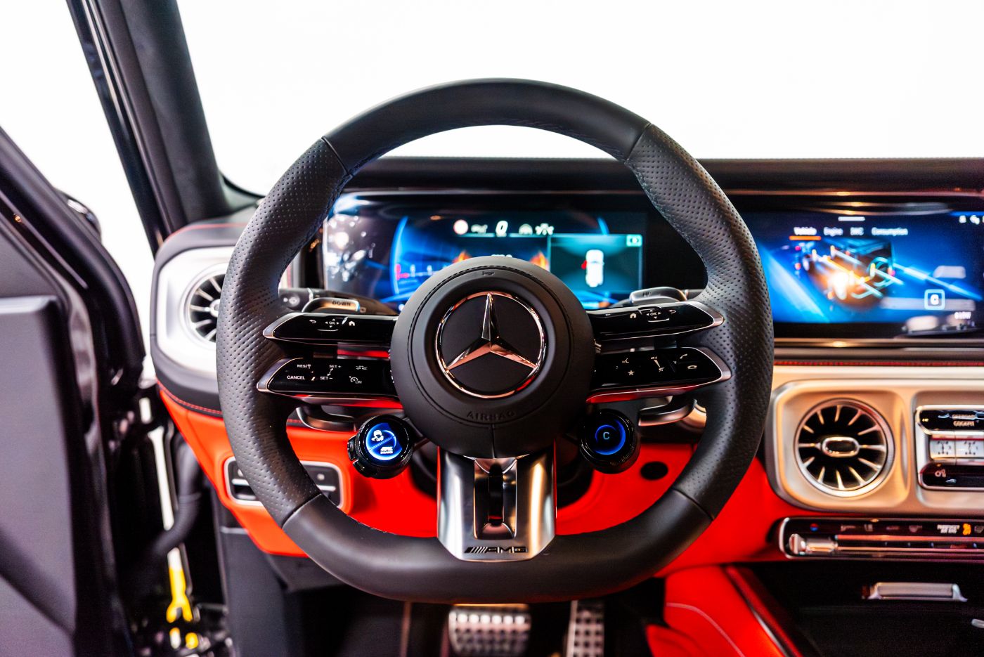Mercedes Benz G63 AMG gallery image 2