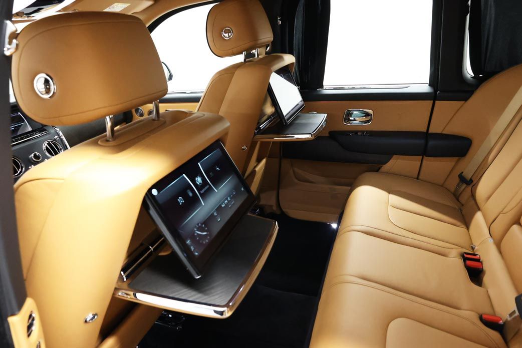 Rolls-Royce Cullinan Black Badge gallery image 1