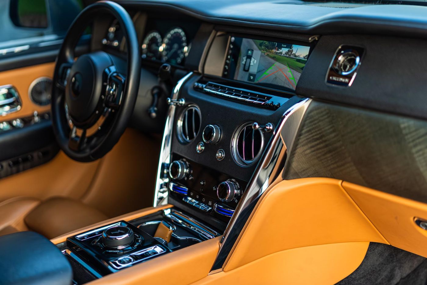 Rolls-Royce Cullinan Black Badge gallery image 2