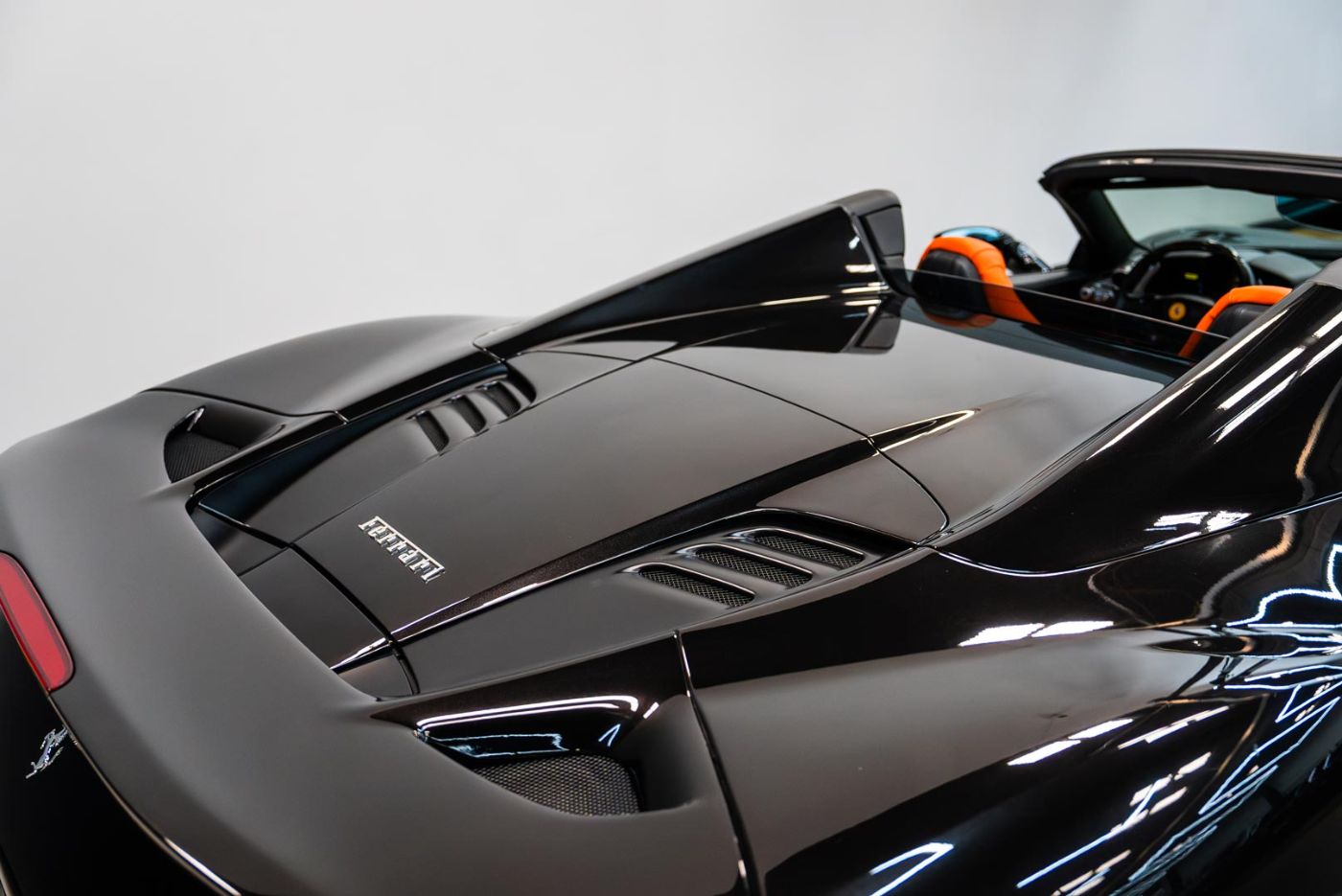 Ferrari F8 Spider gallery image 6