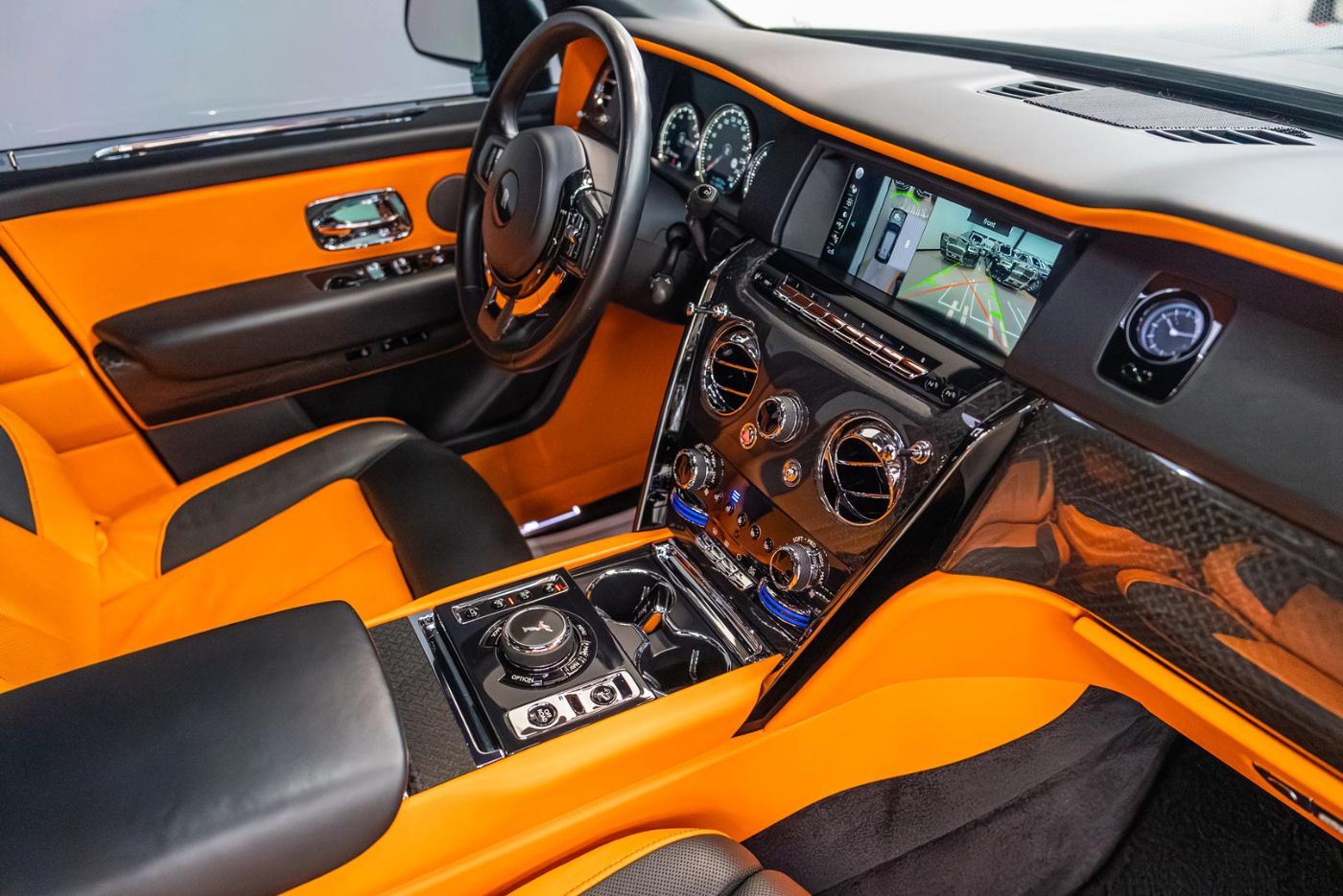 Rolls-Royce Cullinan Black Badge gallery image 1