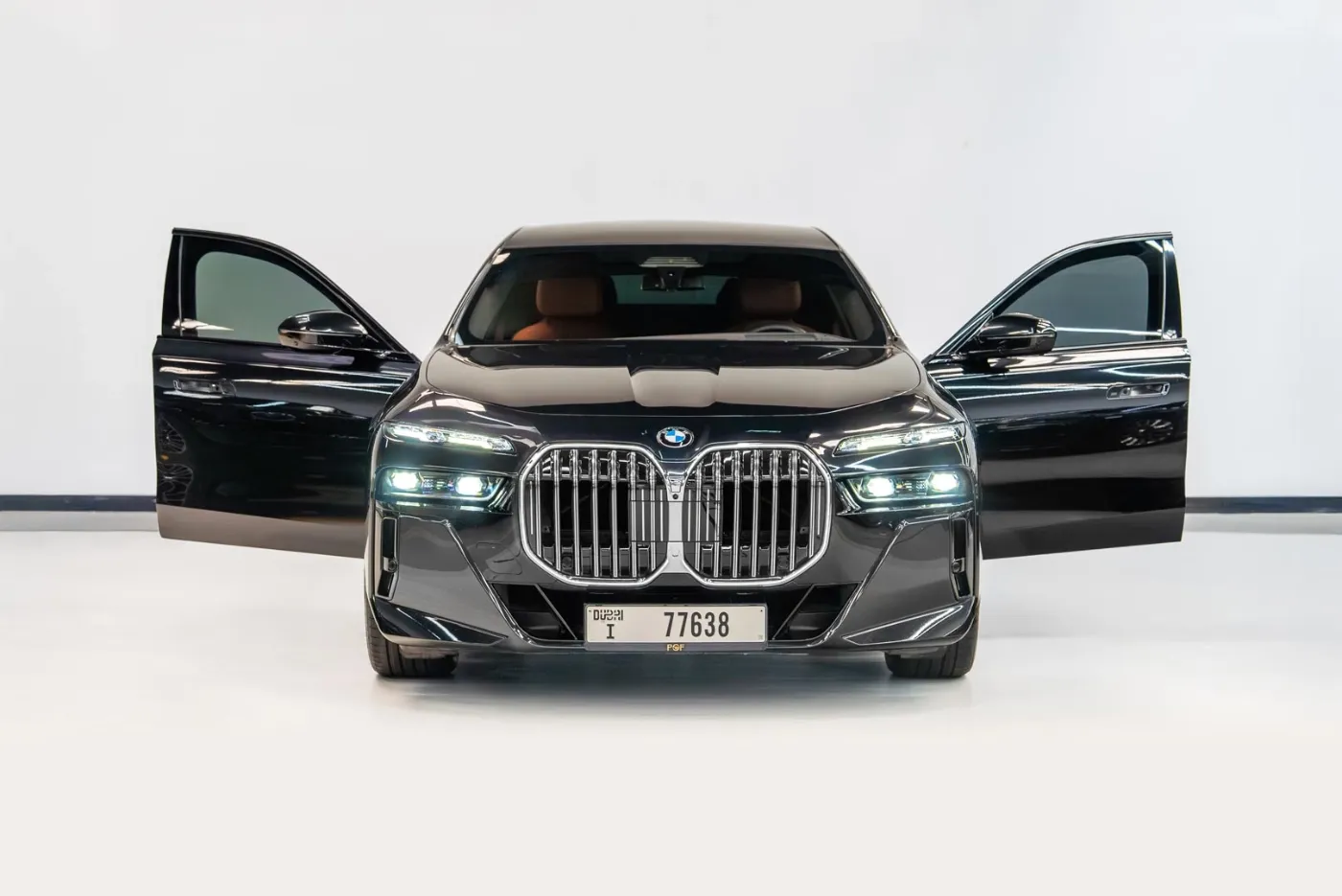 BMW 735i 2023 - Image 3