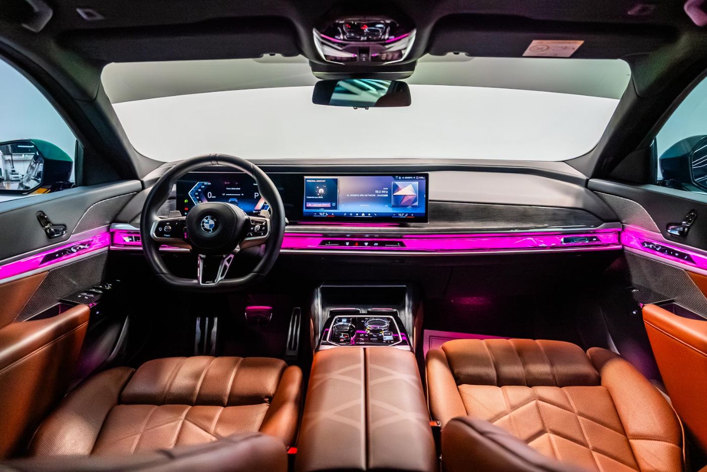 BMW 735i gallery image 4